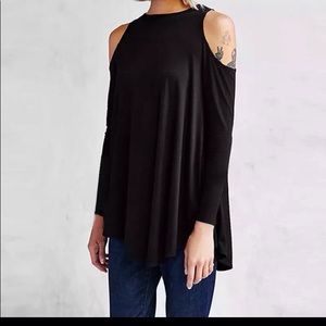 1 LEFT BeautifuL Long sleeves cold shoulder top
